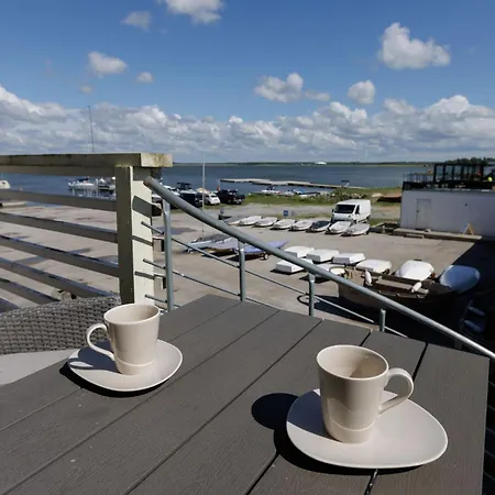 Apartment Grand Holm Marina Kipperi